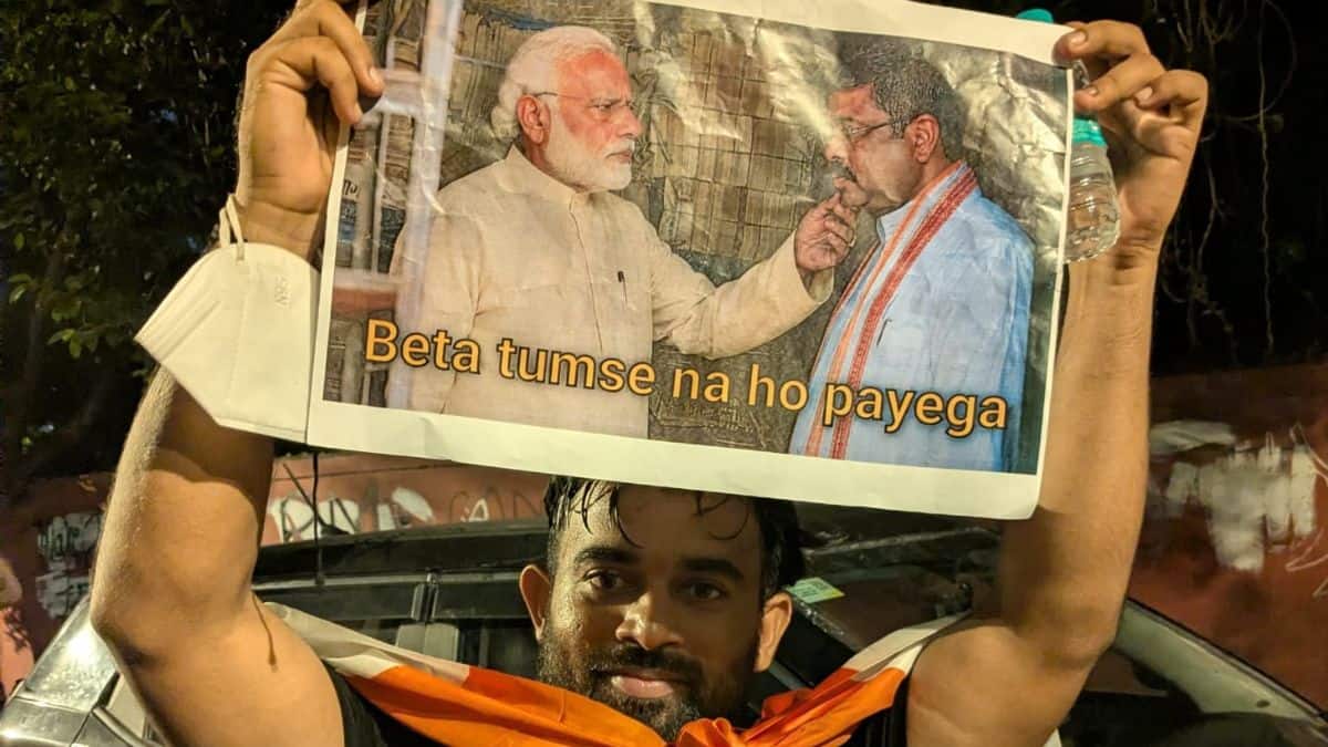 Many students and people have joined Jantar Mantar protest from different cities after watching the Delhi Police brutality. (Image Source: Careers360)